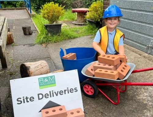 Future site managers in the making: R&M Williams supports Whitestone Primary School